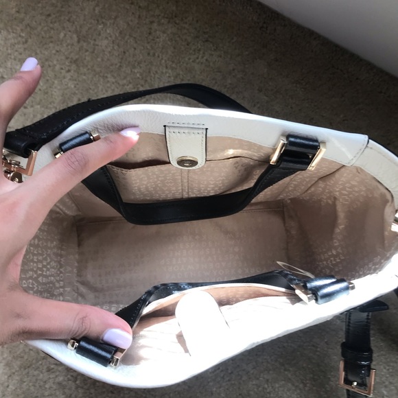 Kate Spade purse - Picture 2 of 4